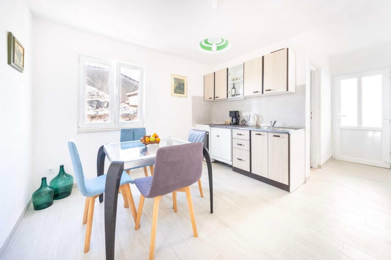 Apartmani Ada 1 ポヴィヤ エクステリア 写真